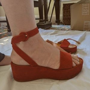 UO Rust Orange Platform Sandals Silver Buckle 7-8